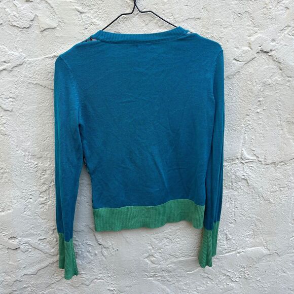 Sweater woman’s with heart stripped pattern and slightly cropped style sz M - Picture 5 of 6